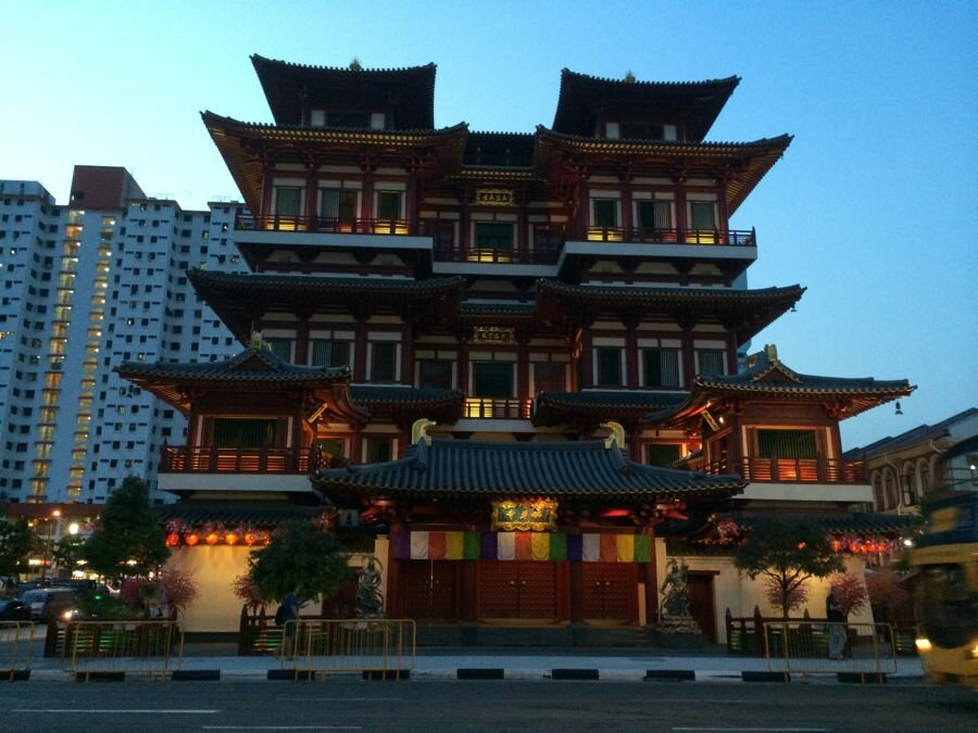 Храм Зуба Будды в Сингапуре